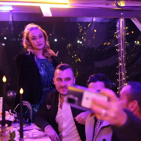 Surpriz Prensi Yatcilik Bådhotel Istanbul
