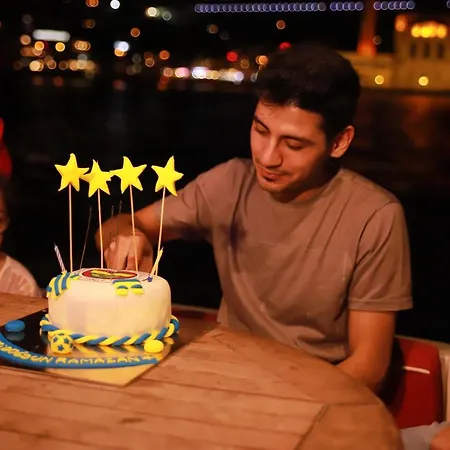 Πλωτό κατάλυμα Surpriz Prensi Yatcilik *