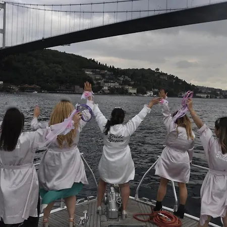 Πλωτό κατάλυμα Surpriz Prensi Yatcilik Κωνσταντινούπολη