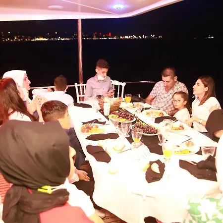 Πλωτό κατάλυμα Surpriz Prensi Yatcilik *
